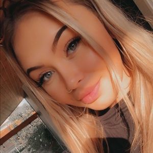 Meet your Posher, Karina